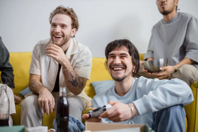 Who's Still on the Mic? The Slow Fade of Gaming's Friend Groups